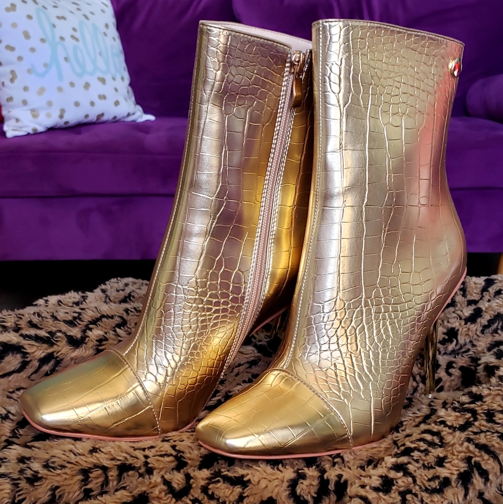 Gold croc embossed ankle boots size 8.5 BRAND NEW